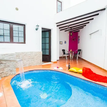 Casa Lola Feriehus *